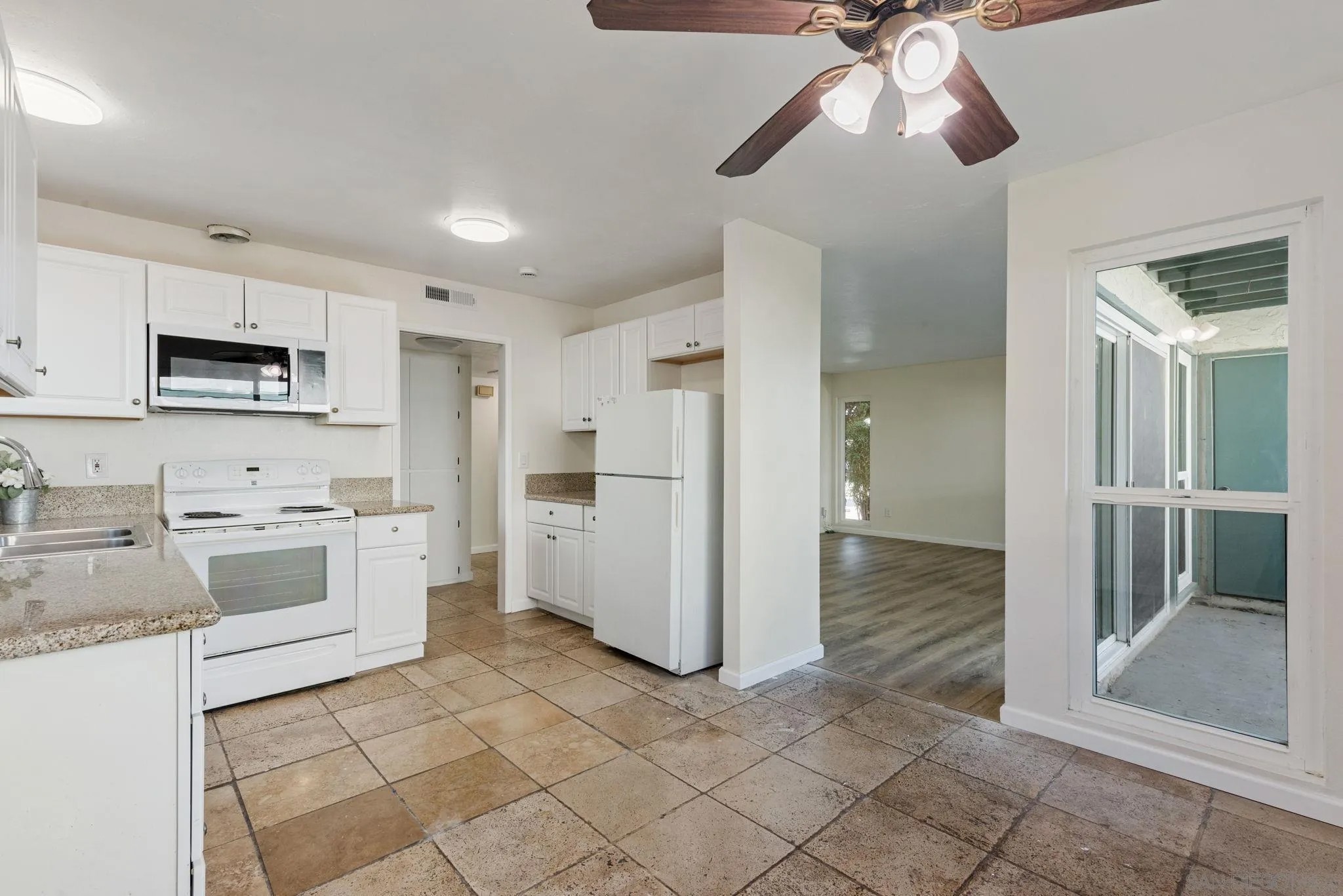 1805 E Grand Ave 105