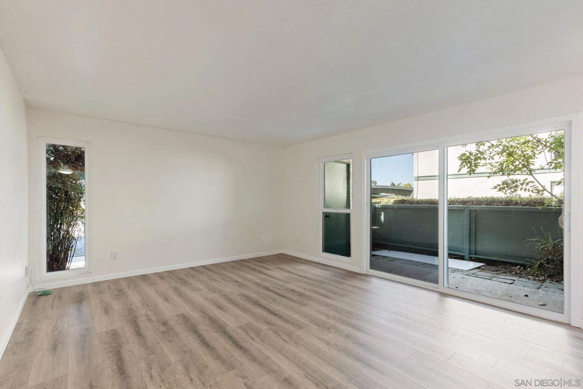 1805 E Grand Ave 105