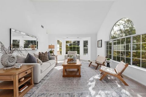 Photo of 1474 Via Encinos Drive, Fallbrook, CA 92028 (MLS # NDP2511031)