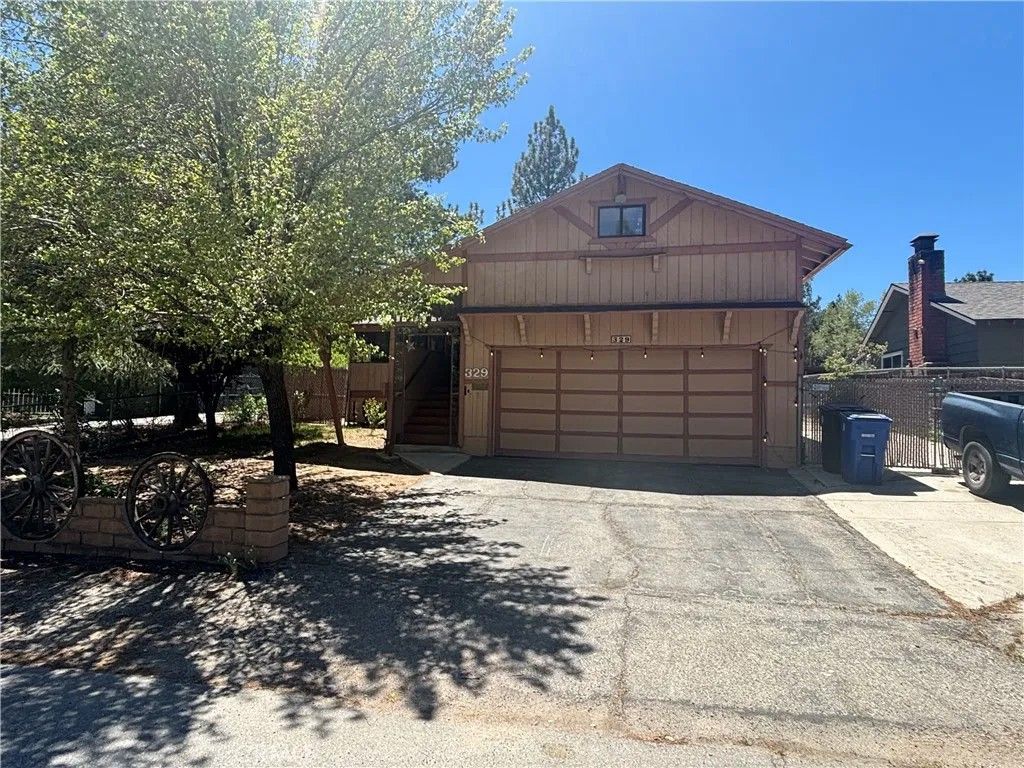 Photo of 329 Downey DR, Big Bear Lake, CA 92314 (MLS # IG26124041)