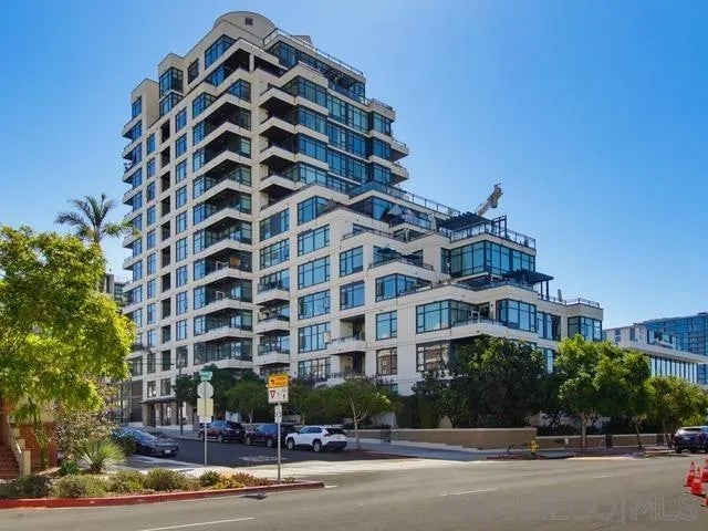 Photo of 475 Redwood St #403, San Diego, CA 92103 (MLS # 260024084)