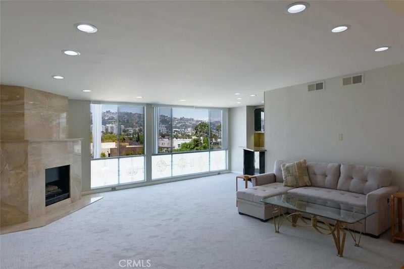 441 N Oakhurst 604