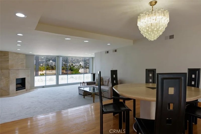 441 N Oakhurst 604