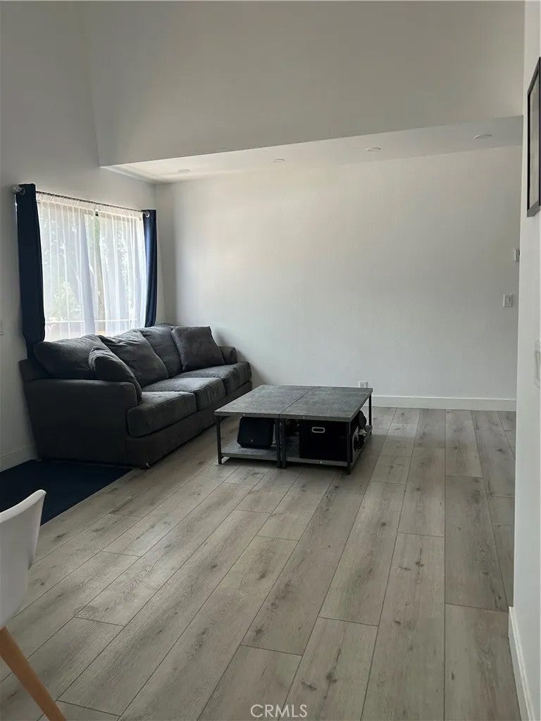 11300 Foothill Boulevard 19