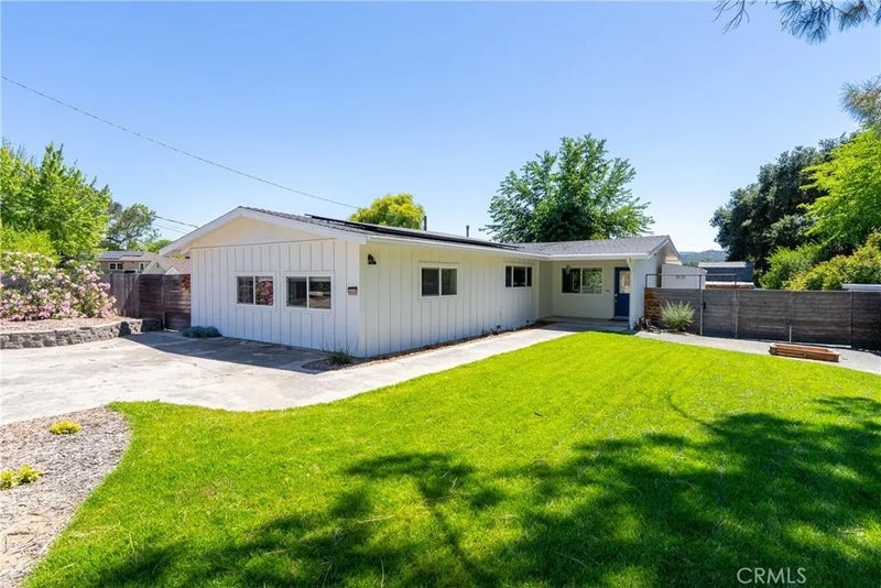 9606 Atascadero