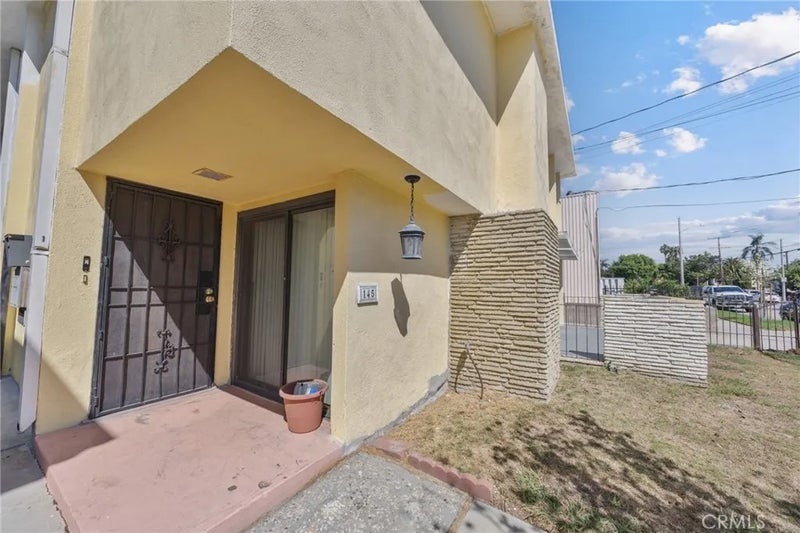145 W Hillcrest