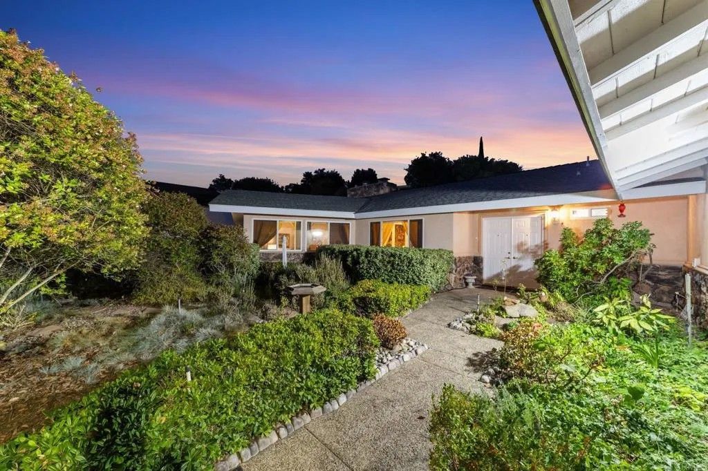 Photo of 4029 Carpenter Ln, La Mesa, CA 91941 (MLS # NDP2509983)