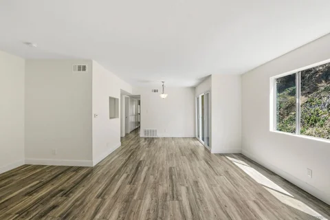 MLS: 260019004