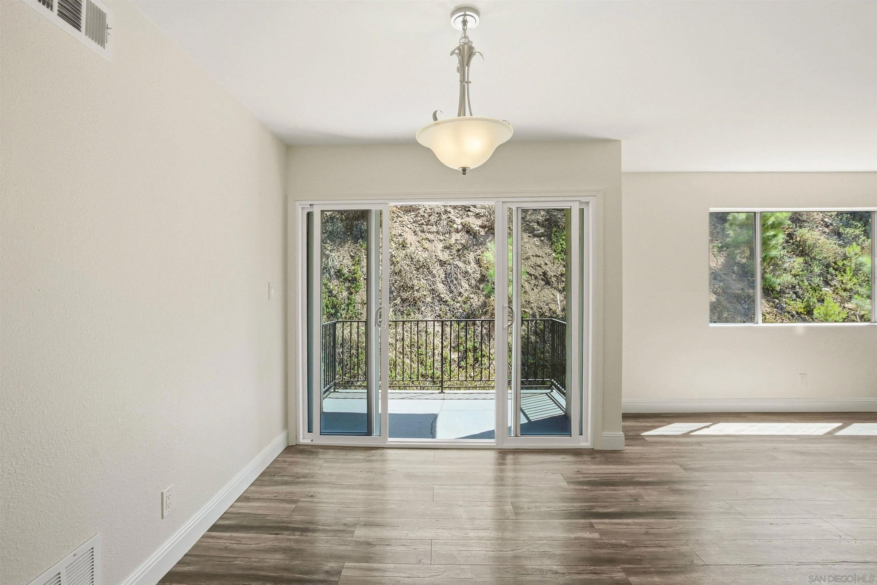 6811 Alvarado Rd 24