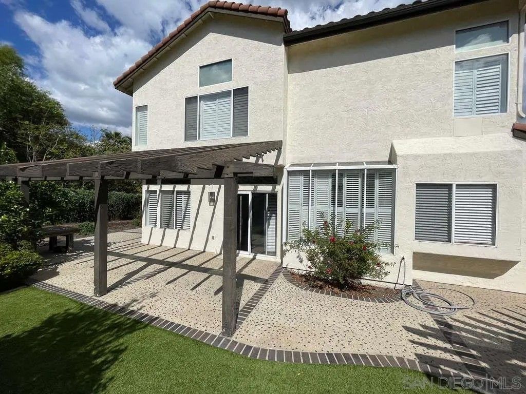 Photo of 40095 Gibraltar Dr, Murrieta, CA 92562 (MLS # 260007887)