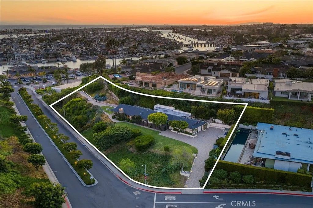 Photo of 525 El Paseo Drive, Corona Del Mar, CA 92625 (MLS # NP26088576)