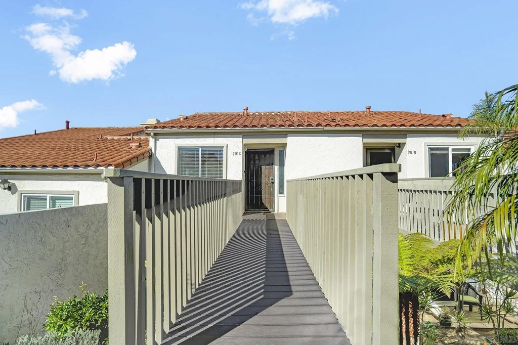 Photo of 901 Caminito Estrada #C, Carlsbad, CA 92011 (MLS # 250045047)