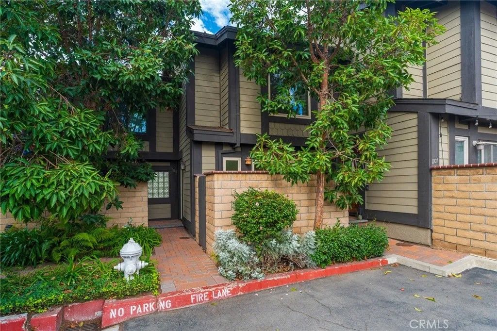 Photo of 1105 Mesa Bluff, Costa Mesa, CA 92627 (MLS # OC25233274)
