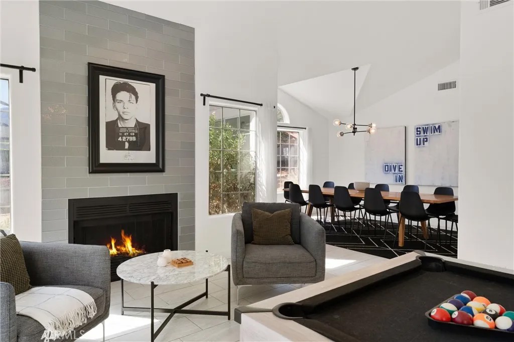 53245 Avenida Martinez