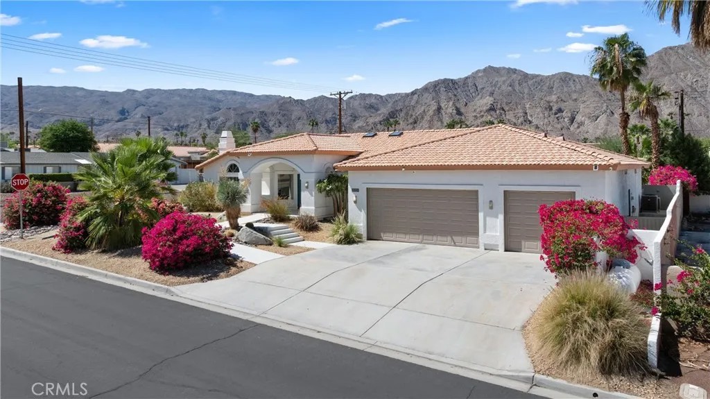 53245 Avenida Martinez