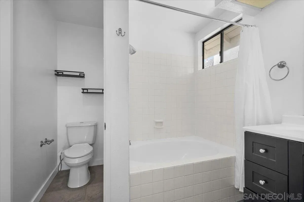 Chula Vista, California 91913, United States, 3 Bedrooms Bedrooms, ,3 BathroomsBathrooms,Residential,Active,169416