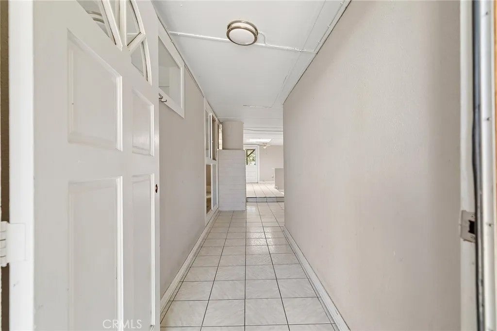 9591 Crestwood