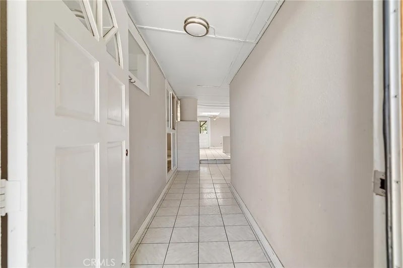 9591 Crestwood