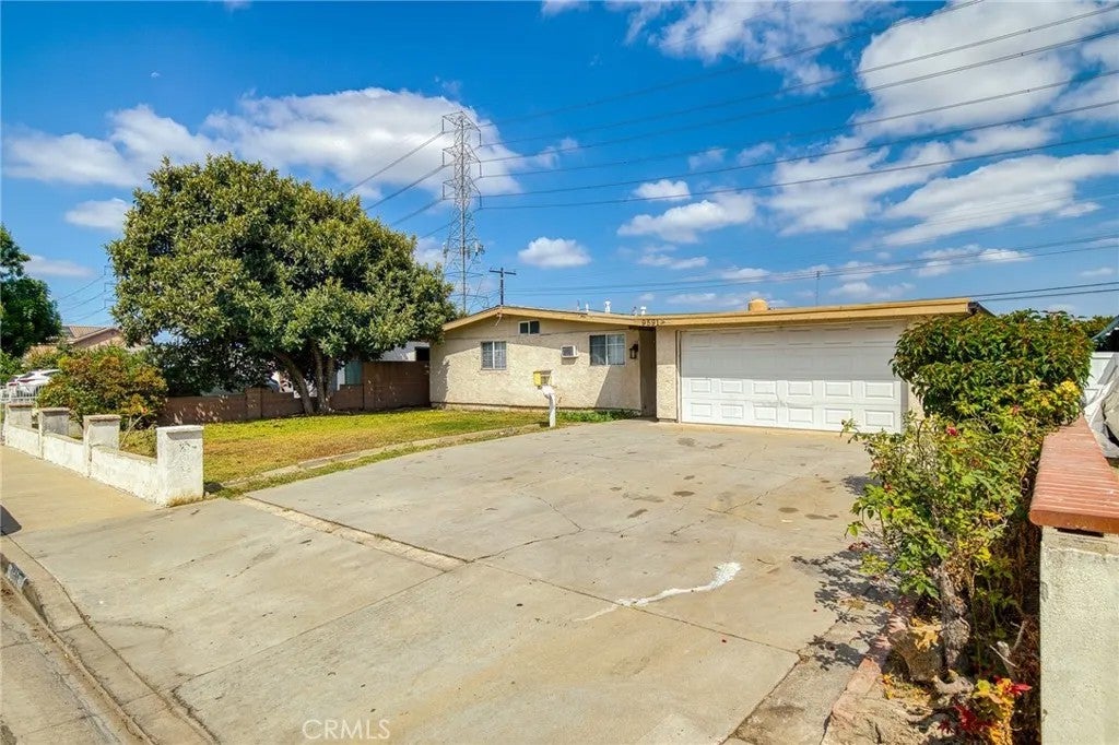 9591 Crestwood