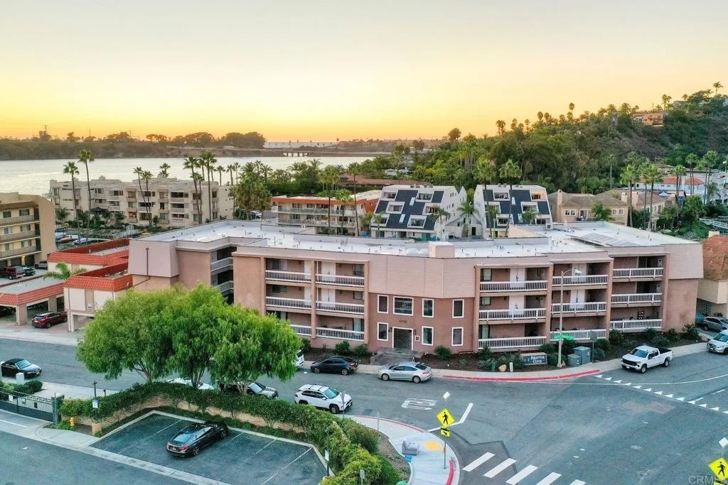 4705 Marina 10