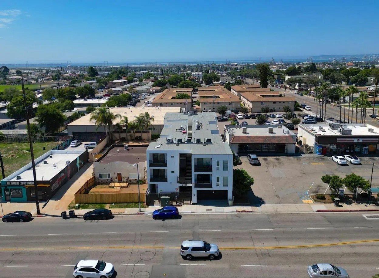 2428 Highland Avenue