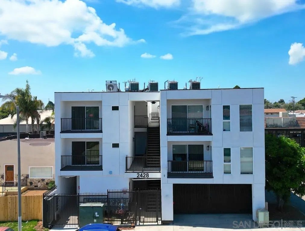 2428 Highland Avenue