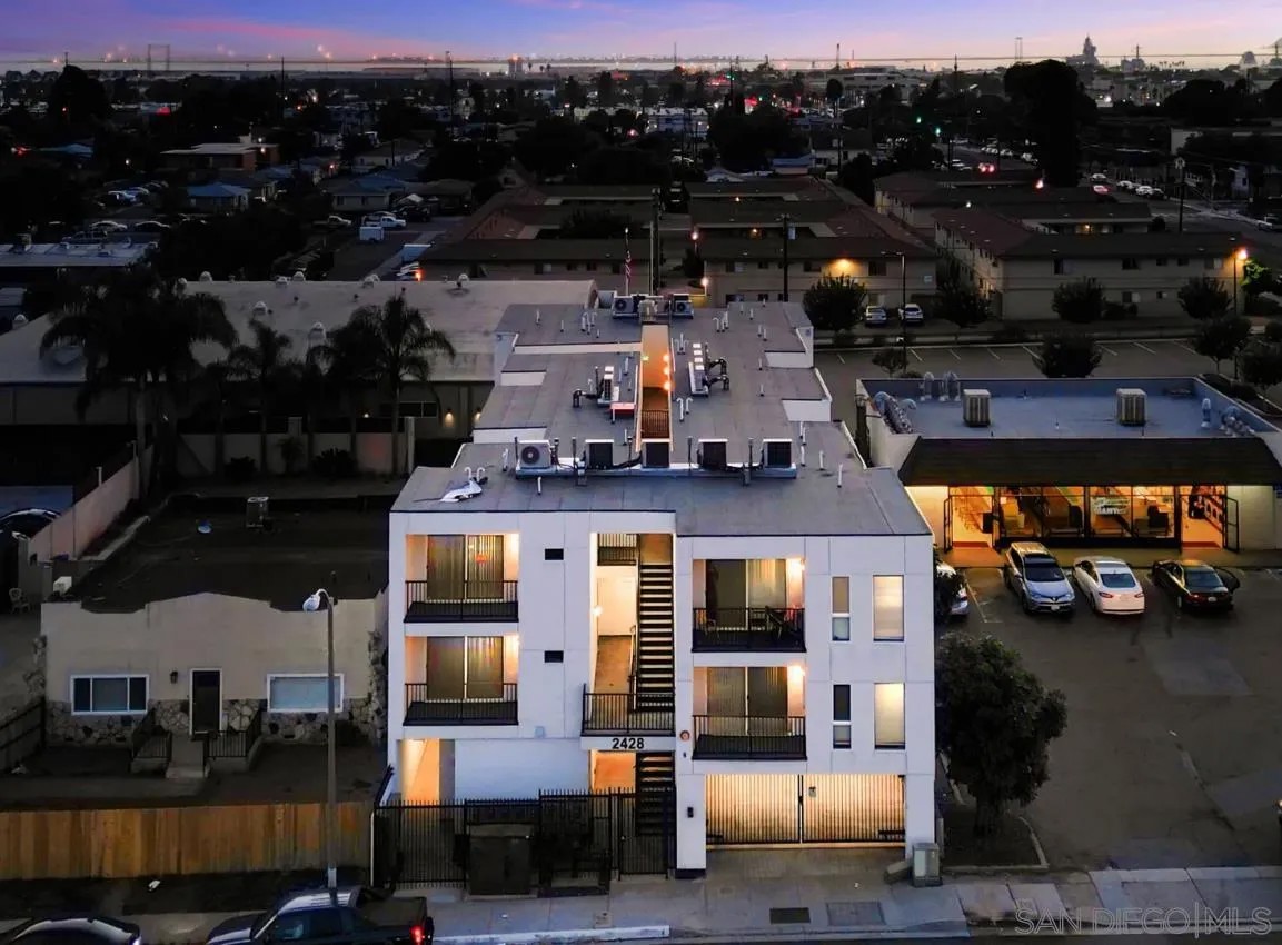 2428 Highland Avenue
