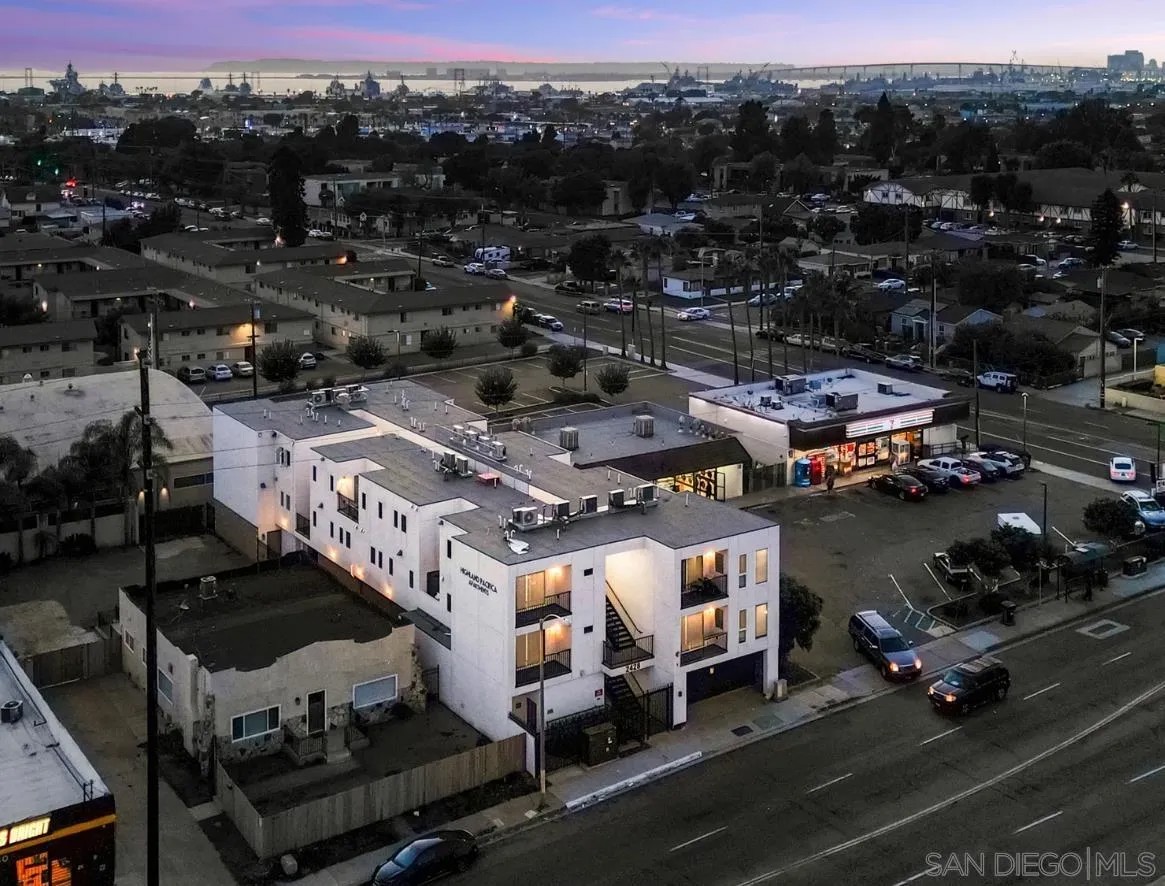 2428 Highland Avenue