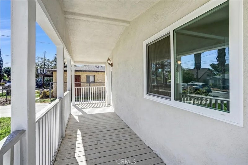 164 E Valley Street