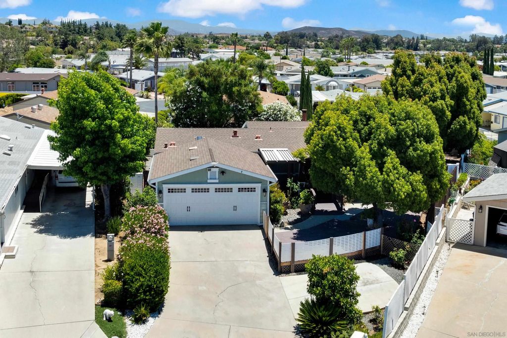 Photo of 38020 Calle Confite, Murrieta, CA 92563 (MLS # 250035560)
