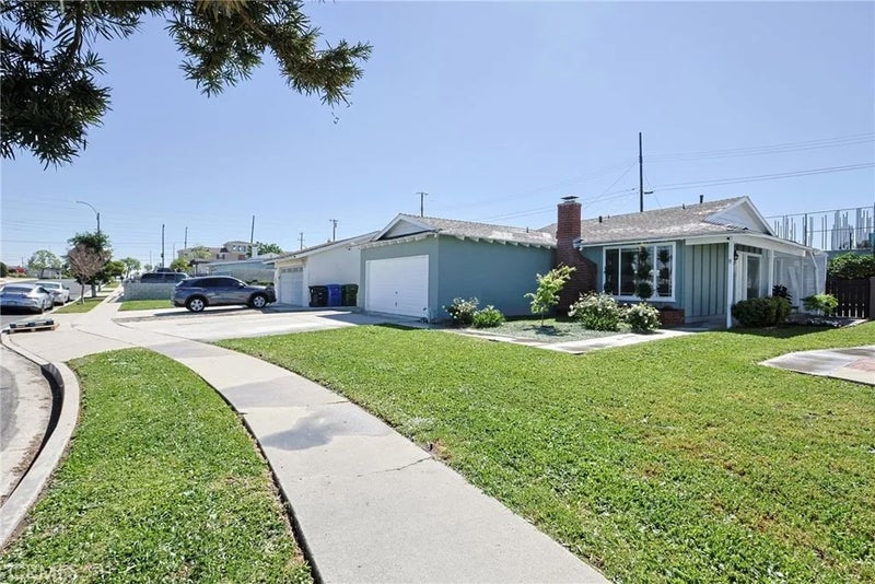 1328 W 214th Street