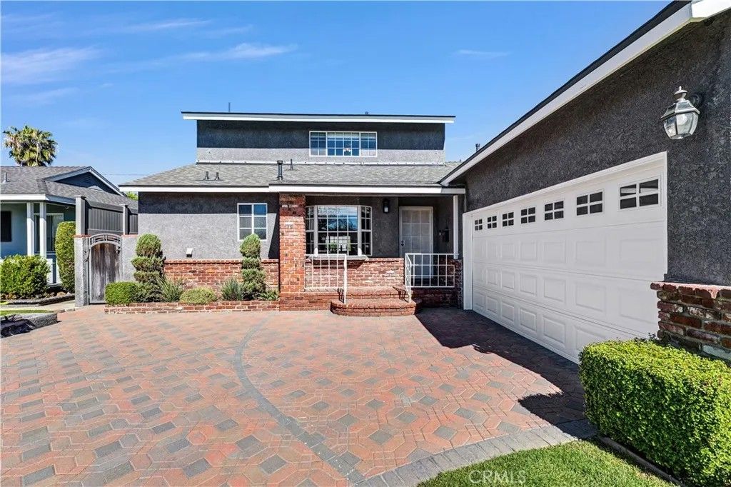 Photo of 6337 Droxford St, Lakewood, CA 90713 (MLS # PW26013331)