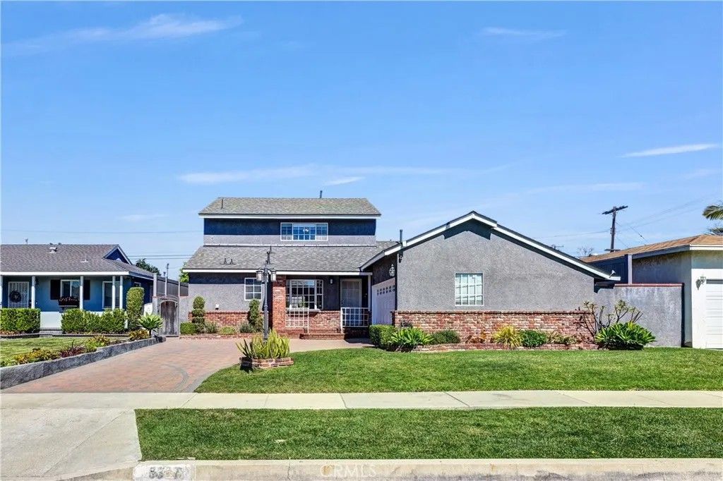 Photo of 6337 Droxford St, Lakewood, CA 90713 (MLS # PW26013331)