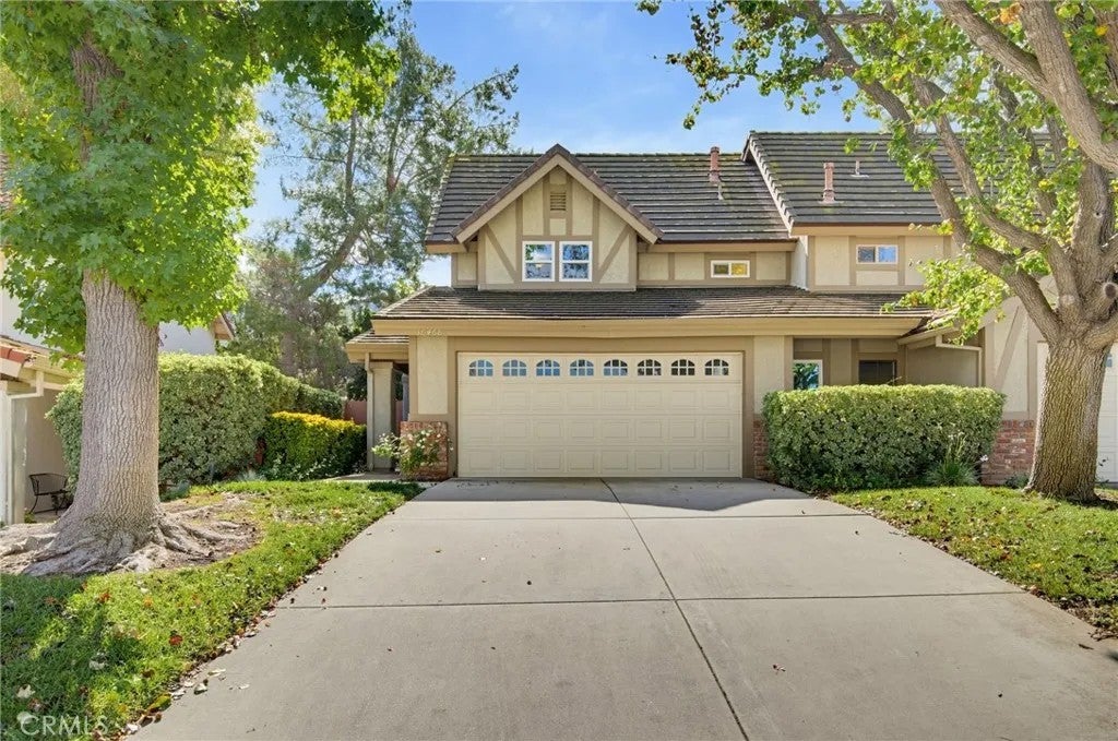 Photo of 30468 Passageway Place, Agoura Hills, CA 91301 (MLS # SR26164659)