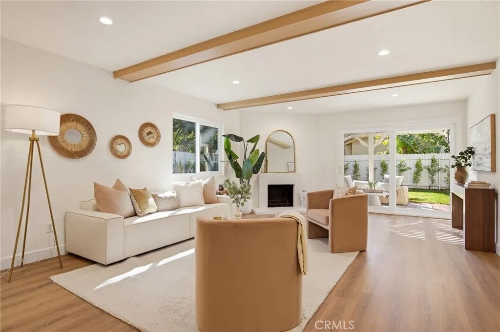 Photo of 30468 Passageway Place, Agoura Hills, CA 91301 (MLS # SR26164659)