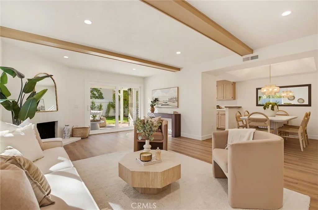 Photo of 30468 Passageway Place, Agoura Hills, CA 91301 (MLS # SR26164659)
