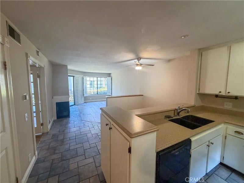 700 E Lake 67