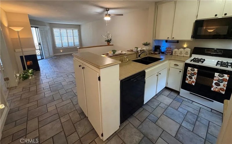 700 E Lake 67