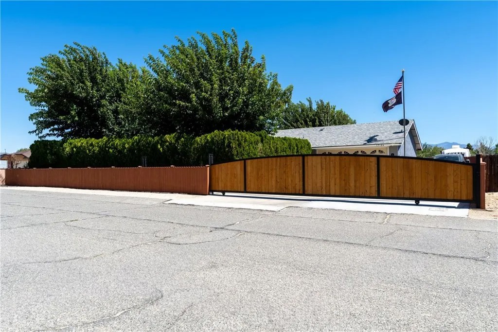 17164 Schollview