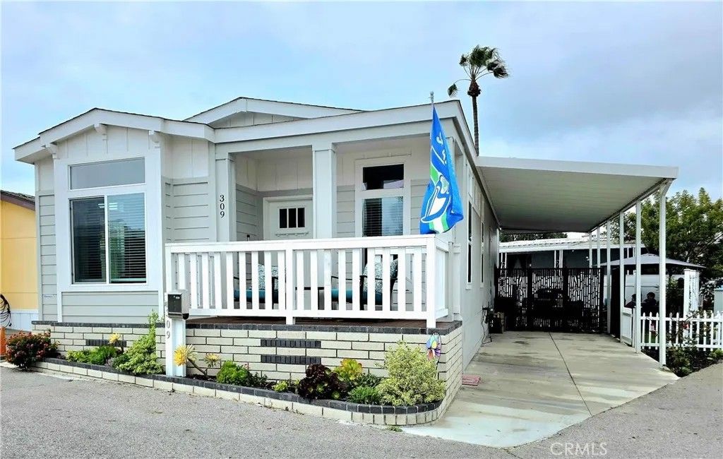 Photo of 309 N Coral Dr #73A, Long Beach, CA 90803 (MLS # PW26048843)