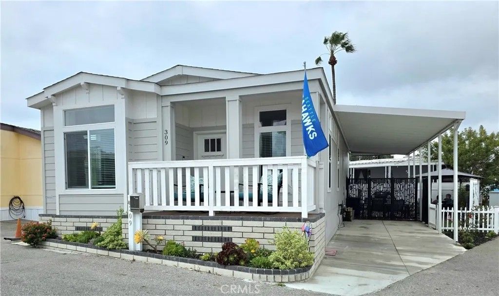 Photo of 309 N Coral Dr #73A, Long Beach, CA 90803 (MLS # PW26048843)