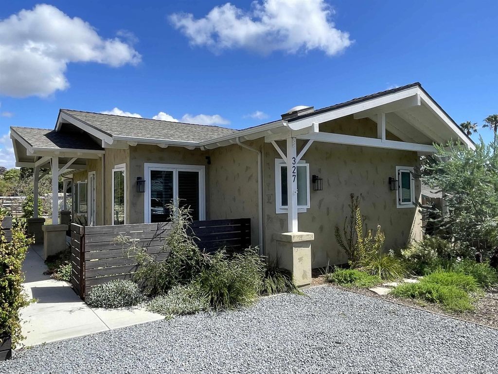 Photo of 325 Cole Ranch Rd, Encinitas, CA 92024 (MLS # 260008923)