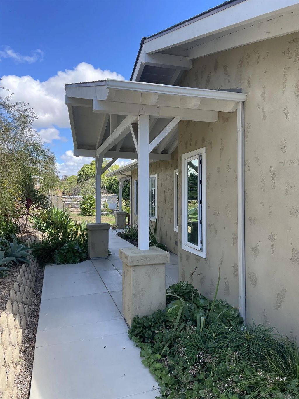Photo of 325 Cole Ranch Rd, Encinitas, CA 92024 (MLS # 260008923)