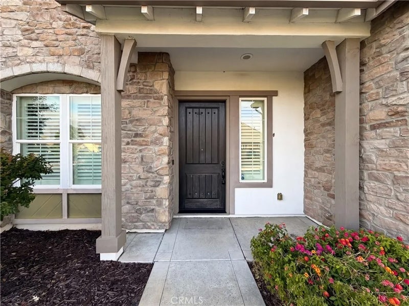 5601 Lakepointe