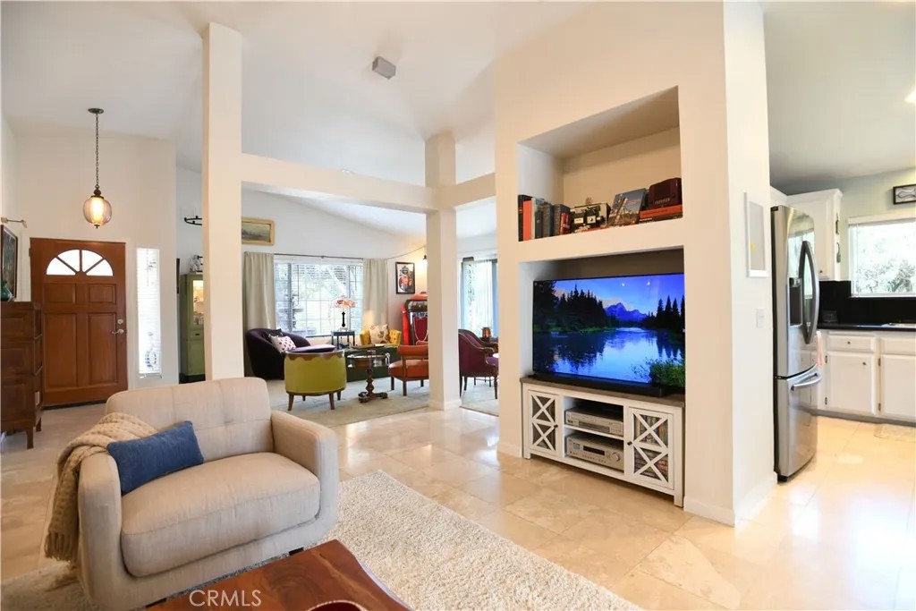 17371 Mockingbird Canyon