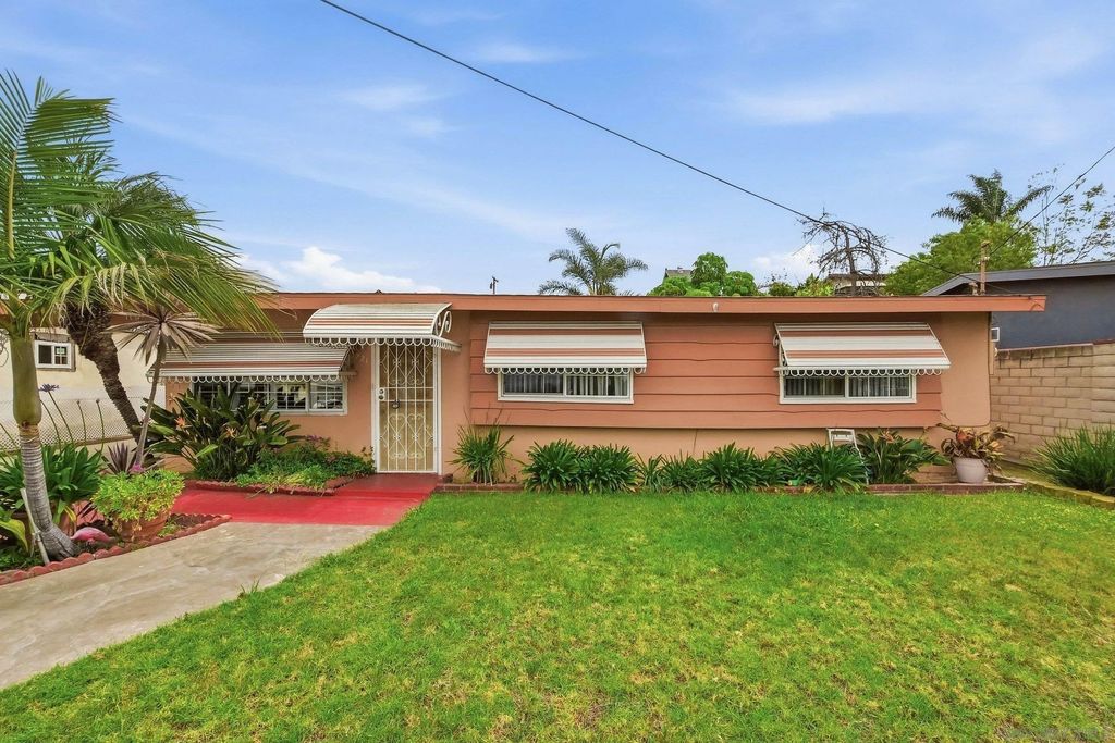 Photo of 1221 Melrose Ave, Chula Vista, CA 91911 (MLS # 260007933)