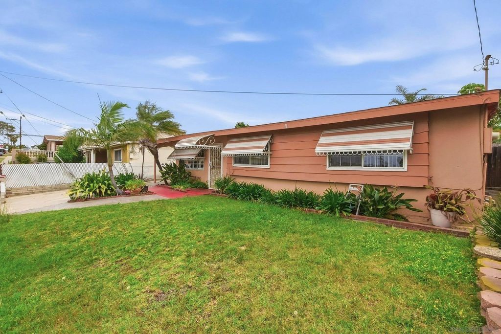 Photo of 1221 Melrose Ave, Chula Vista, CA 91911 (MLS # 260007933)