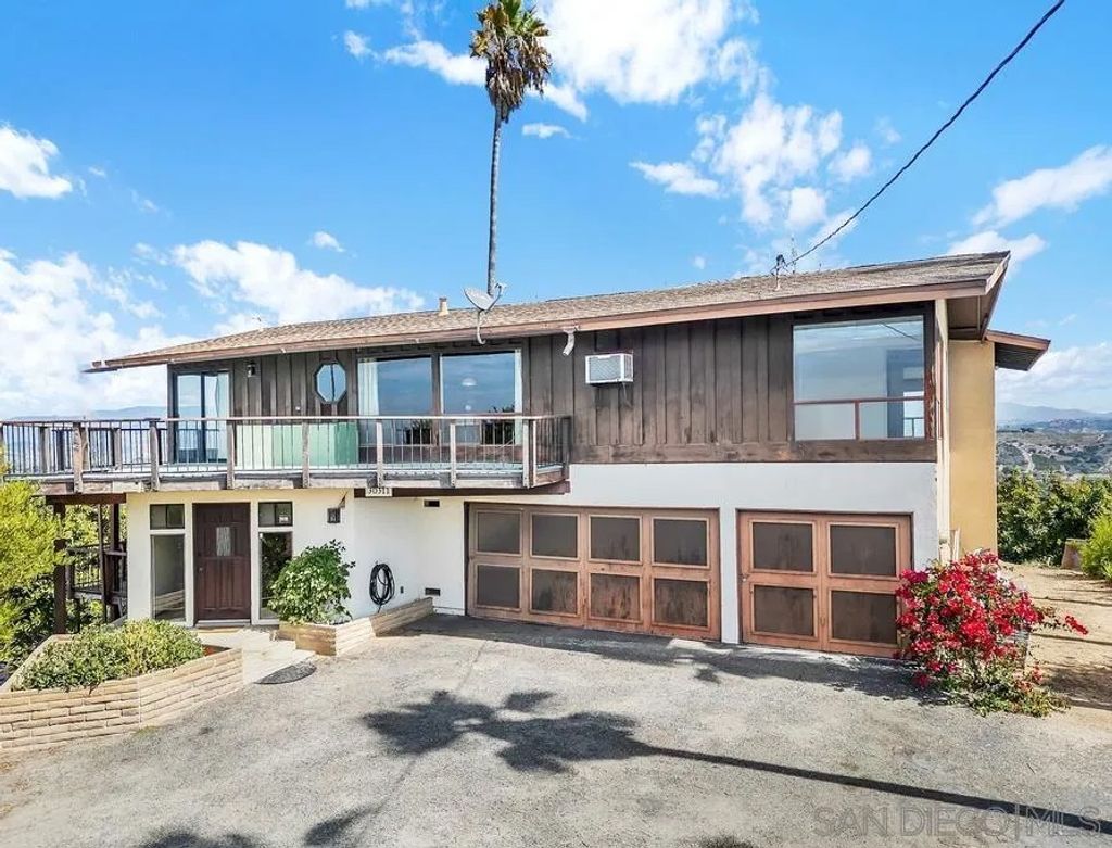 Photo of 30311 Circle R Lane, Valley Center, CA 92082 (MLS # 260003339)