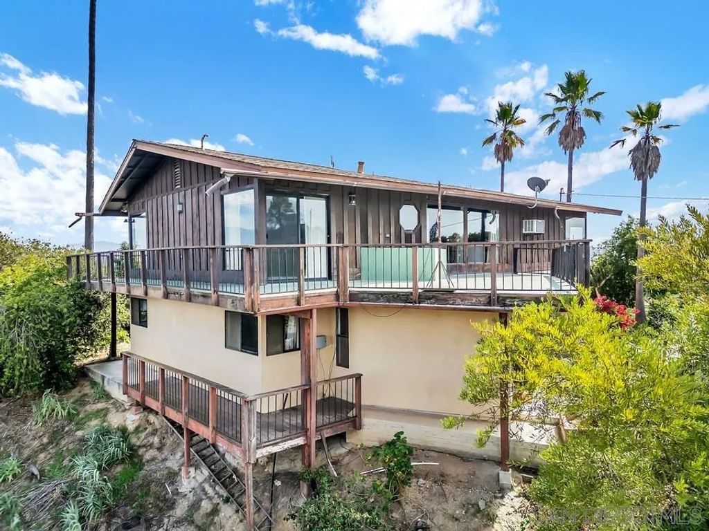 Photo of 30311 Circle R Lane, Valley Center, CA 92082 (MLS # 260003339)