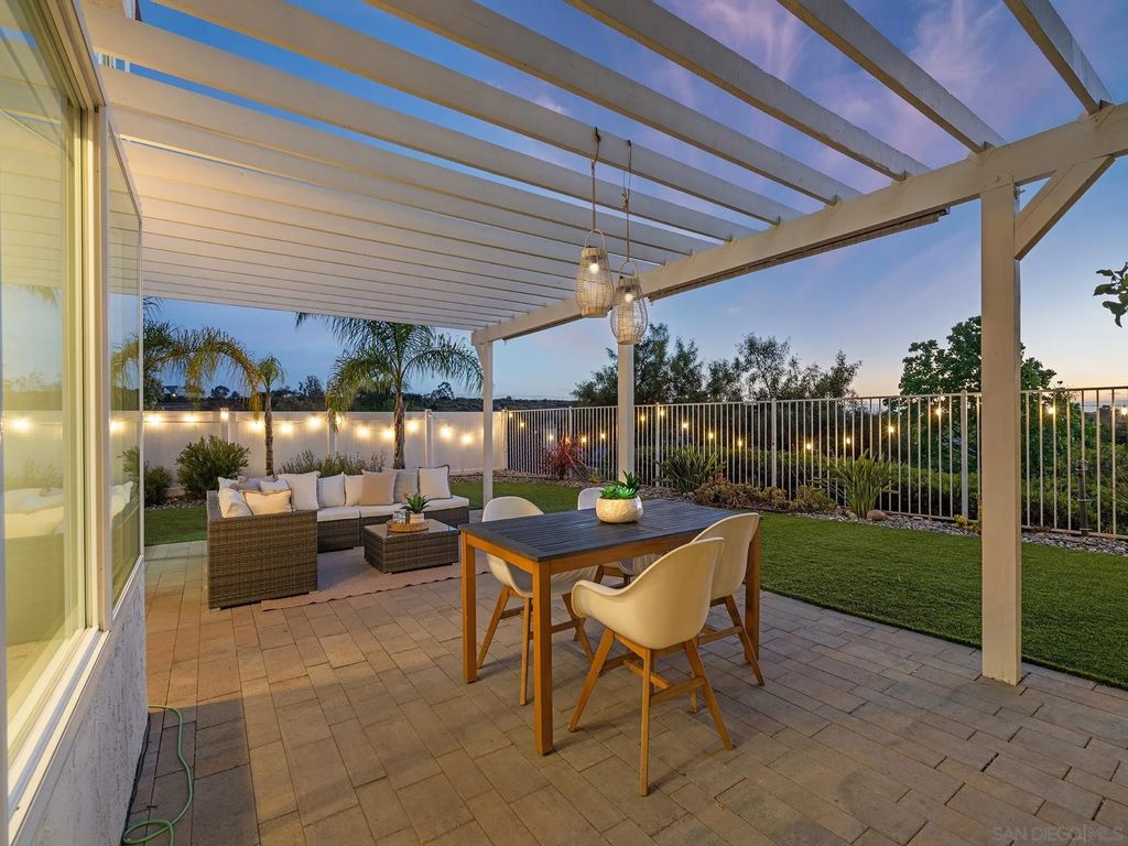 Photo of 4906 Corte Playa de Castilla, San Diego, CA 92124 (MLS # 260010479)